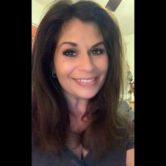 Meet your Posher, Lynnette - Picture 2 of 2